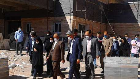  بازدید رئیس دانشگاه و معاون هماهنگی امور عمرانی استاندار سمنان از پروژه دردست احداث بیمارستان مهدیشهر 